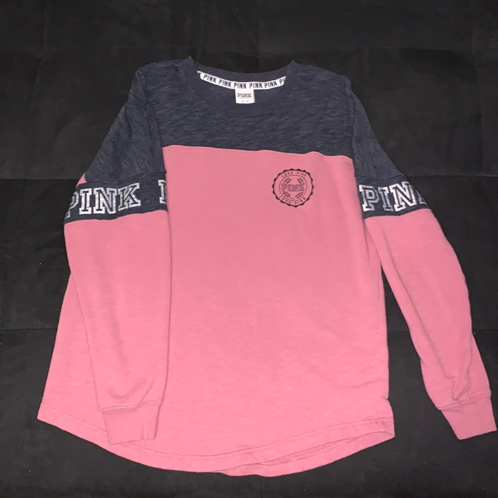 VS PINK long sleeve woman’s shirt.
